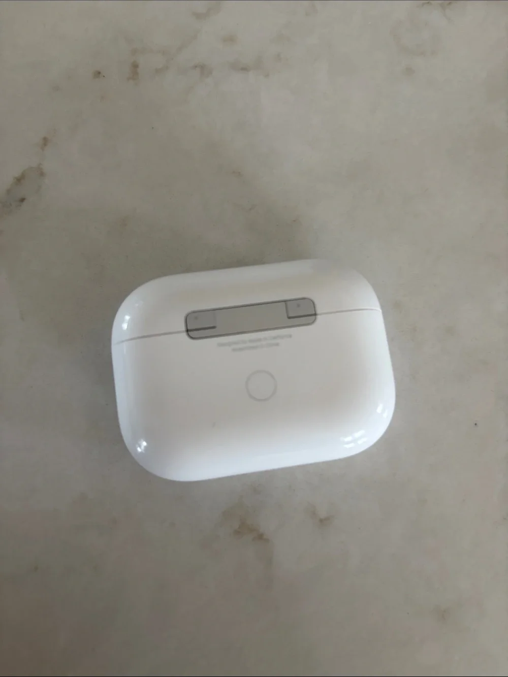 Apple White AirPods Pro Wireless Earbuds with Charging Case and USB Cable
